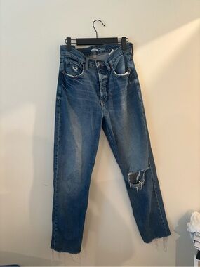 Old Navy Women's Medium Blue Straight-Leg Jeans with Knee Rip